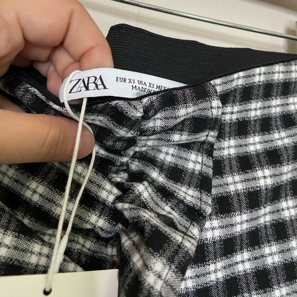 Zara Women’s Size XS Black White Plaid Midi Skirt Ruffle Front - Picture 8 of 8